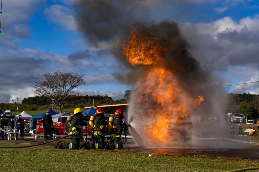 Bomberos Voluntarios se congregaron en Dos de Mayo para realizar una exposición imagen-5