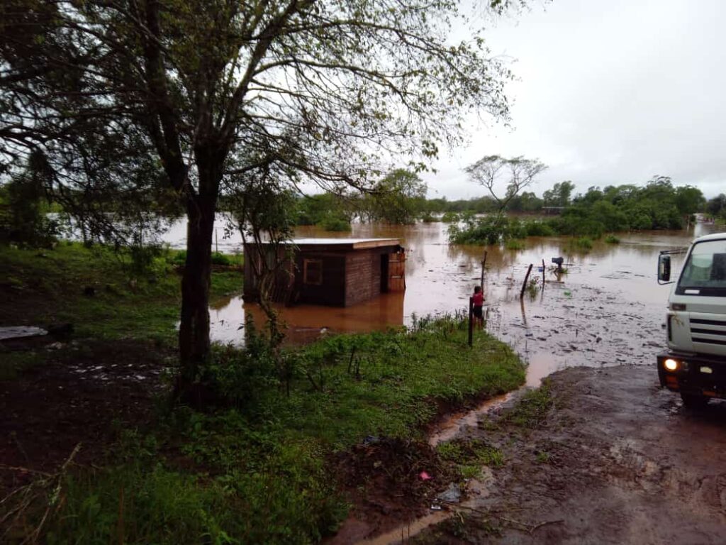 Se estaciono el rio 12 metros y 92 centímetros en San Javier, con más de 40 familias evacuadas 6 Se estaciono el rio 12 metros y 92 centímetros en San Javier, con más de 40 familias evacuadas imagen-5