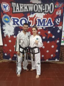 Gran participación de taekwondistas de la región en el seminario de entrenamiento deportivo dictado por los campeones del mundo Fernanda Sanchís y Martín Gadea en San Javier imagen-5