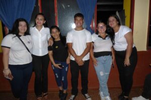 Con un emotivo Acto la Escuela de Comercio nº5 despidió sus 145 egresados imagen-5