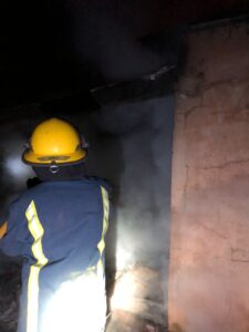 Bomberos San Javier sofocaron un incendio estructural en Itacaruaré imagen-1