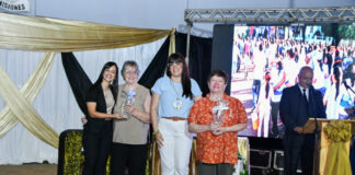 Con un acto frente al establecimiento la Escuela de Comercio N°5 celebro su 60 Aniversario La Misión Digital imagen-41