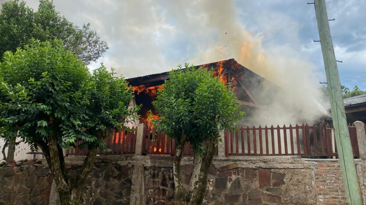 Dos Arroyos. Incendio de viviendas sin lesionados imagen-7