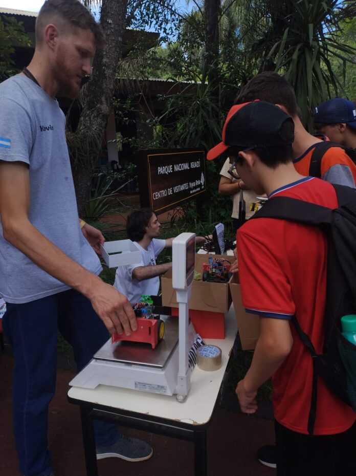 Niños de la Red Maker de San Javier disfrutan una experiencia única en la Copa Robótica y visitan las Cataratas del Iguazú imagen-5