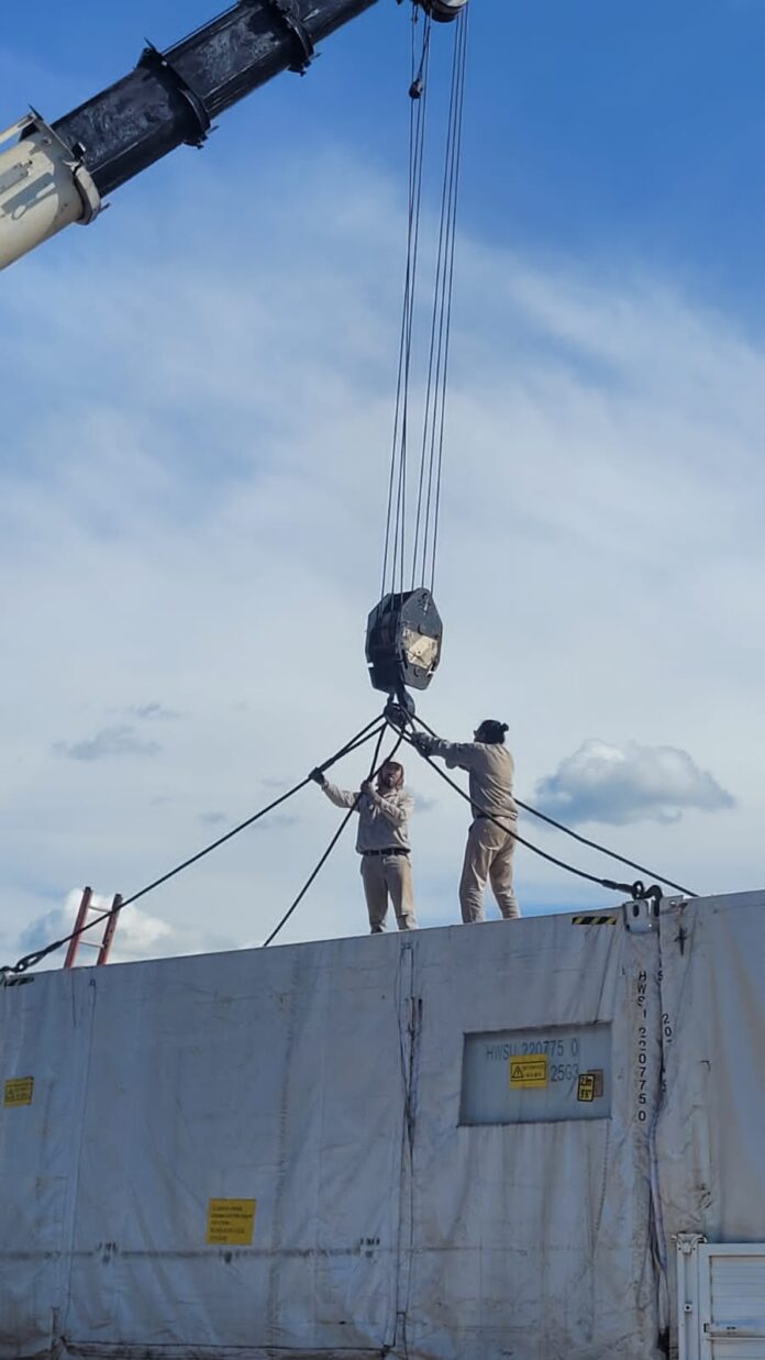 Avance fundamental en el Parque Solar Fotovoltaico de San Javier -Llegaron los transformadores que volcarán la energía del sol a la red eléctrica imagen-7