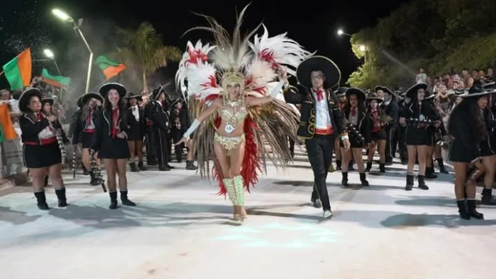 Carnavales Misioneros, Bahiana Samba Show ganó en Concepción de la Sierra y Pompeya triunfó en Apóstoles. imagen-9