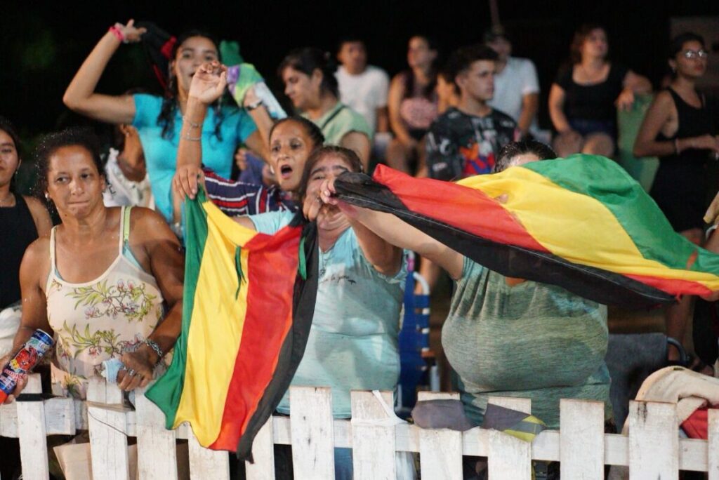 En Concepción de la Sierra la segunda noche de Carnaval superó todas las expectativas imagen-1