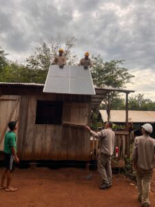 Energía solar para la comunidad: cuatro familias de Bernardo de Irigoyen acceden a electricidad en zonas rurales imagen-3