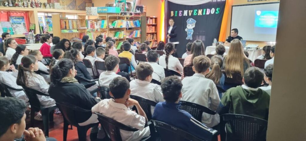 Policía Comunitaria: interacciones en establecimientos escolares imagen-3