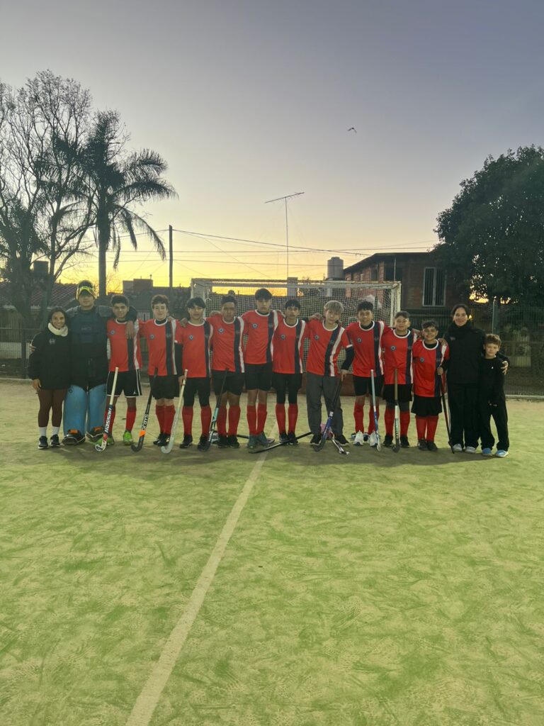 Hockey: jugadores de la escuela Angiru de San Javier representaron a la provincia en el torneo nacional realizado en Alta Gracia Córdoba imagen-1