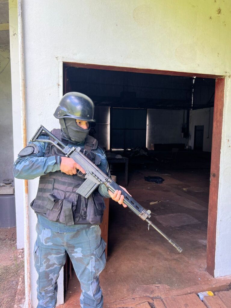 La Policía desarticuló un centro de acopio de marihuana en Bonpland valuadas en 11 mil millones de pesos 4 La Policía desarticuló un centro de acopio de marihuana en Bonpland valuadas en 11 mil millones de pesos imagen-3