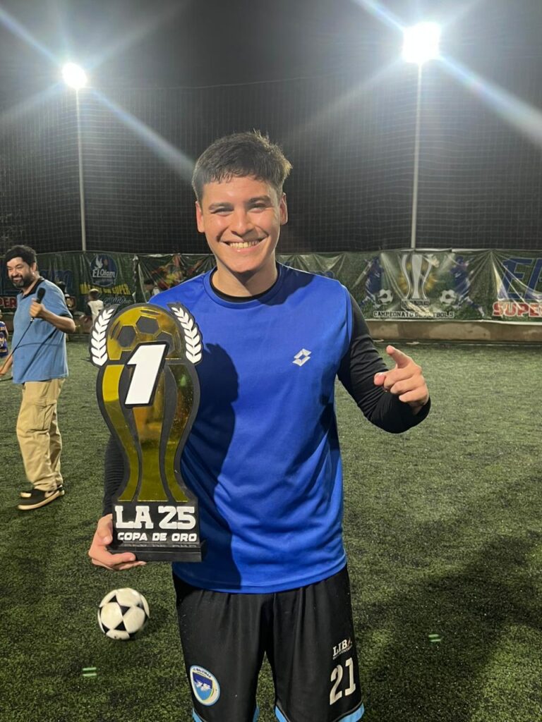 El Rayo se consagró campeón en la primera edición del Torneo “La 25” en Pelli Futbol 20 El Rayo se consagró campeón en la primera edición del Torneo “La 25” en Pelli Futbol imagen-19