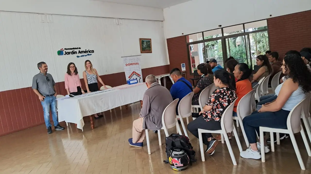 Vecinos del barrio Los Cedros de Jardín América se sumaron al sistema de regularidad dominial imagen-6