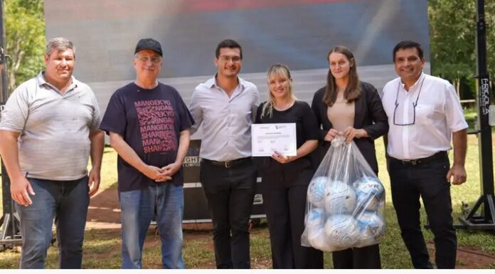 La EFA San Pedro y San Pablo de Mojón Grande recibió equipamiento educativo y deportivo del Gobierno provincial La Misión Digital imagen-1