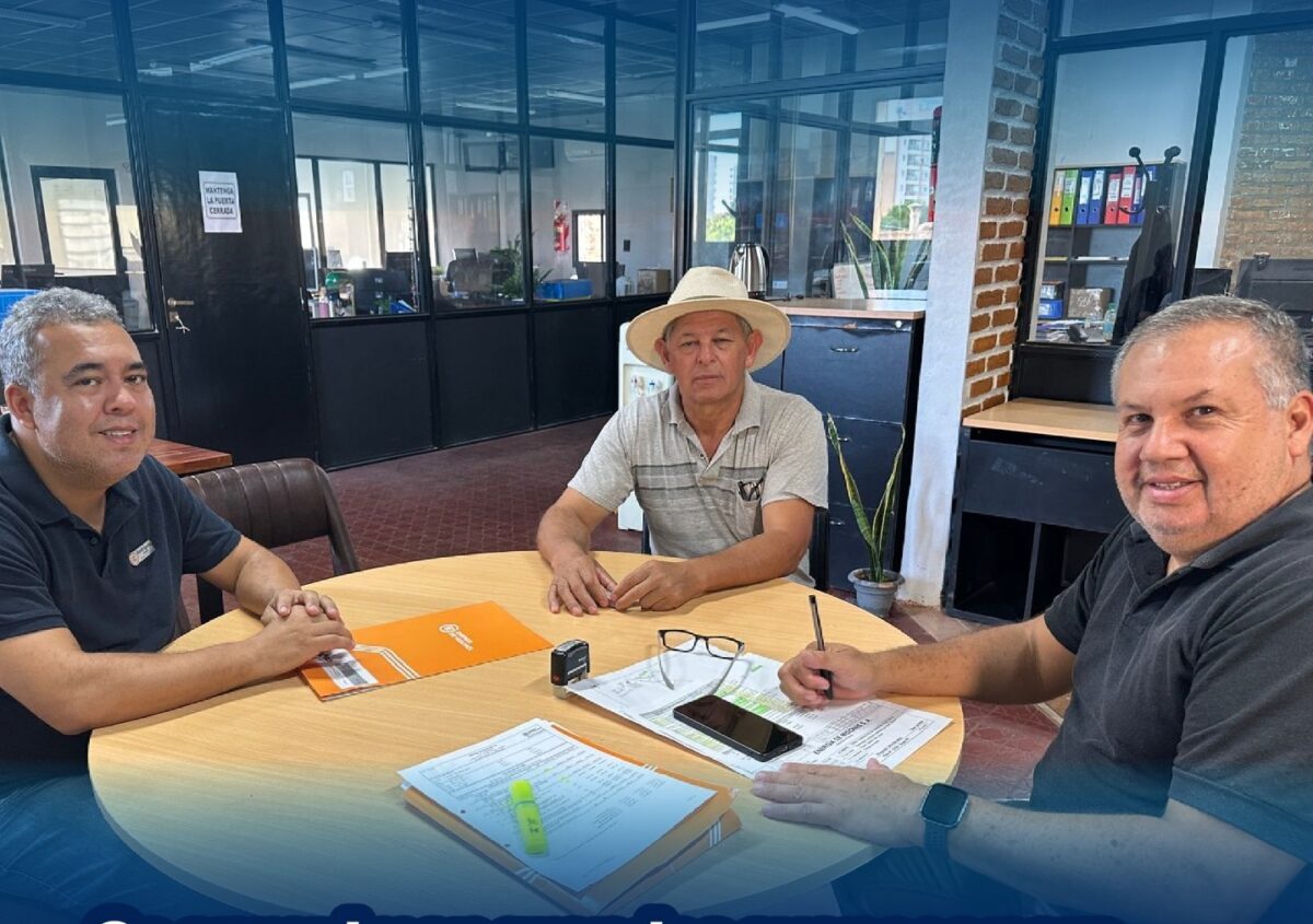 En Itacaruaré electrificación Rural beneficiará a moradores de los parajes Arrocera y Cerro Volcán. 2 En Itacaruaré electrificación Rural beneficiará a moradores de los parajes Arrocera y Cerro Volcán. imagen-1