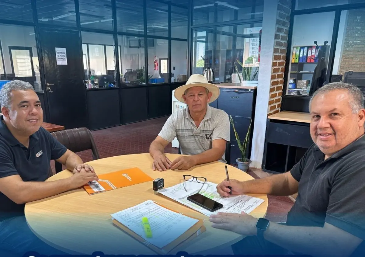 En Itacaruaré electrificación Rural beneficiará a moradores de los parajes Arrocera y Cerro Volcán. imagen-1