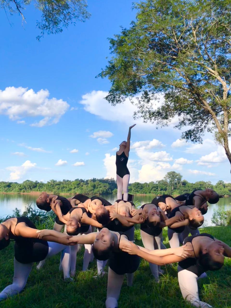 Presentan oficialmente en San Javier el ballet del Estudio Superior de Danzas Tamara Esquivel 12 Presentan oficialmente en San Javier el ballet del Estudio Superior de Danzas Tamara Esquivel imagen-11