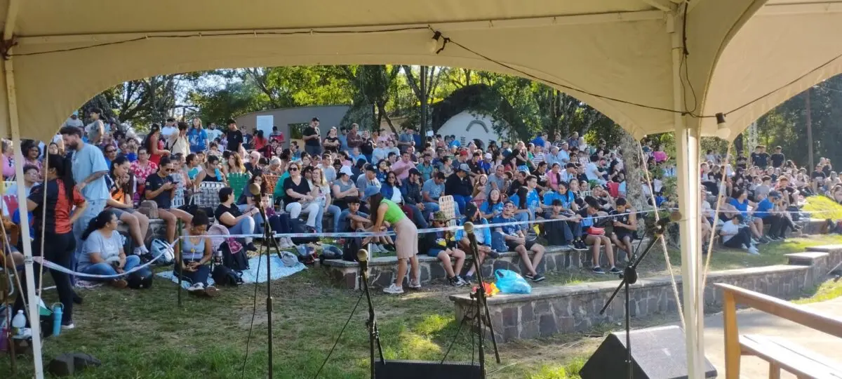 Multitudinaria muestra de fe en el Cerro Monje: “No es turismo, es promesa” imagen-3