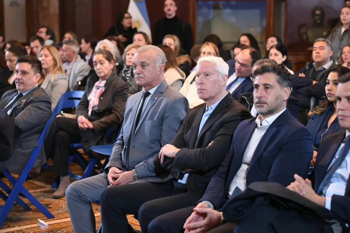 Rojas Decut presentó en el Senado el modelo de Misiones para los mercados de carbono 2 Rojas Decut presentó en el Senado el modelo de Misiones para los mercados de carbono imagen-1
