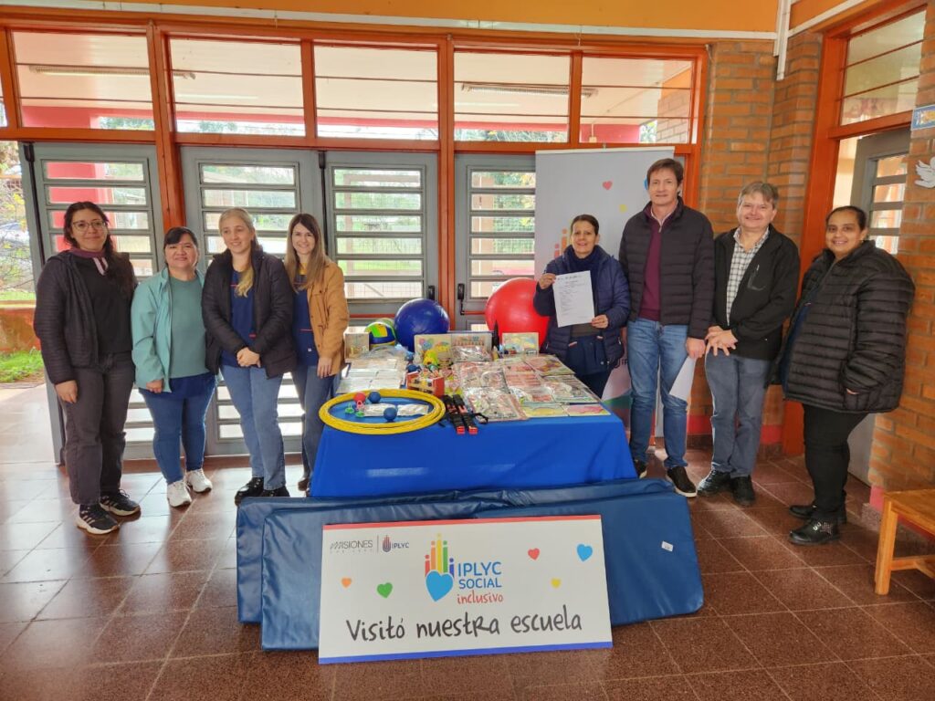 Inclusivo entregó kit a la Escuela Especial 11. “Es fundamental para nuestro trabajo” aseguró la directora 4 Inclusivo entregó kit a la Escuela Especial 11. “Es fundamental para nuestro trabajo” aseguró la directora imagen-3