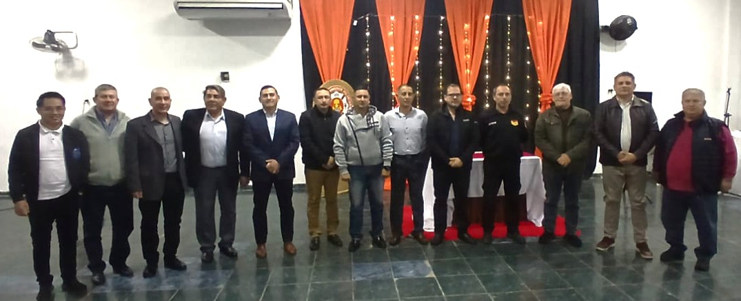 Bomberos Voluntarios de San Javier celebraron su día con una cena de camaradería y presentaron una nueva unidad de ataque rápido 2 Bomberos Voluntarios de San Javier celebraron su día con una cena de camaradería y presentaron una nueva unidad de ataque rápido imagen-1
