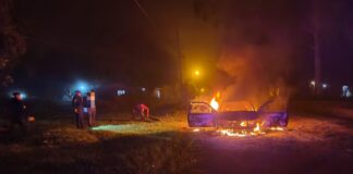 Iba conduciendo cuando su auto comenzó a prenderse fuego en San Javier La Misión Digital imagen-13