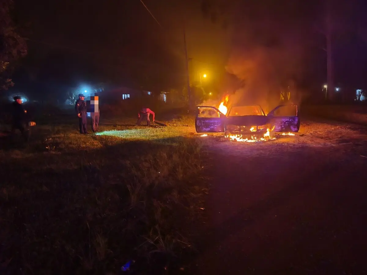 Iba conduciendo cuando su auto comenzó a prenderse fuego en San Javier imagen-5