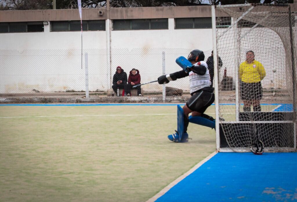 Lara y Fernando, desde San Javier a San Juan junto a la selección misionera de hockey 8 Lara y Fernando, desde San Javier a San Juan junto a la selección misionera de hockey imagen-7