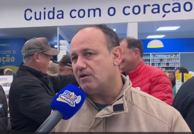 Un centenar de personas acompañaron la reinauguración de Agafarma da Vera en Porto Xavier 6 Un centenar de personas acompañaron la reinauguración de Agafarma da Vera en Porto Xavier imagen-5